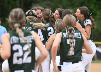 Riding High: Lady Huskies Stay Hot, Take Down Greenback In Sectionals