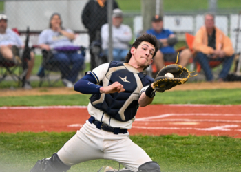 Buffs Drop Pitchers’ Duel To Johnson County In District Tournament