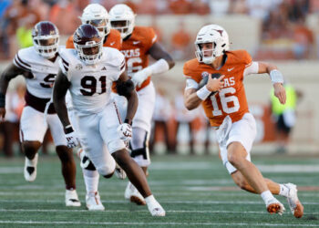 AP Preseason Top 25 Poll, Texas #1, Vols #24
