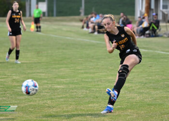 Lady Black Knights Take Down Lakeway 1-0