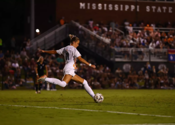#1 Tennessee Drops Road Match At Mississippi State, 3-2