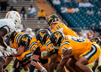 Late Charge By Chattanooga Upends ETSU, 42-38