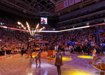 Lady Vols Open At #8 in AP Poll, Make 795th Appearance