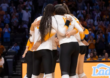 #17 Lady Vols Come Up Just Short In Five Set Marathon At #2 Texas, 3-2