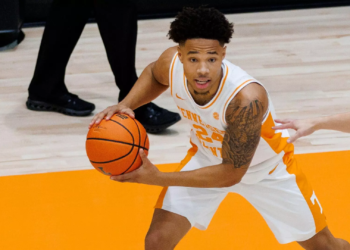 Vols Open 2025-26 At #17 In Coaches Poll
