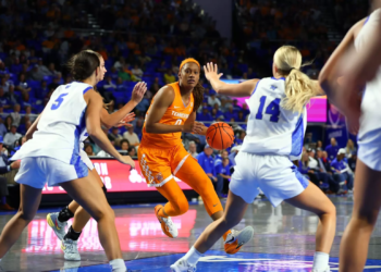 #15 Lady Vols Blow Past Blue Raiders, 85-41
