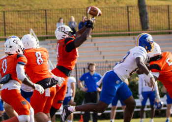 Pioneers Drop Homecoming Game To Lions