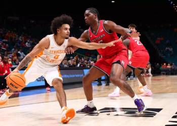 Gillespie Scores 32, As #17 Vols Pound Rutgers, 85-60, In Las Vegas