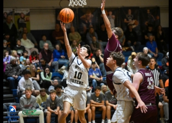 Buffaloes Rally In 4th To Top South Greene 40-37