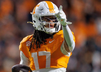 Brazzell II Named Semifinalist For Earl Campbell Tyler Rose Award