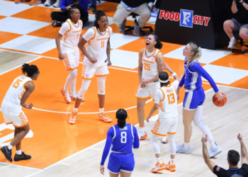 Rookies Shine As #17 Lady Vols Edge #11 Kentucky To Win Seventh Straight