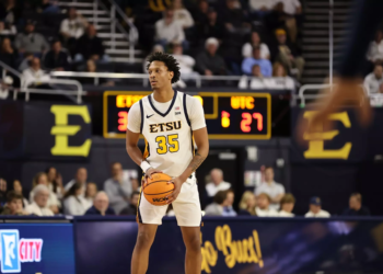 McCullum Soars As Bucs Sweep Mocs