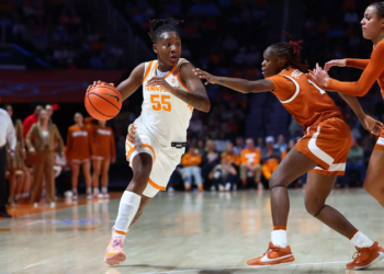 No. 4 Texas Holds Off Challenge From No. 22 Lady Vols, 65-63