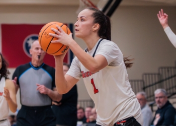 Nagyova, Gomez Pace Pioneers Against Wingate