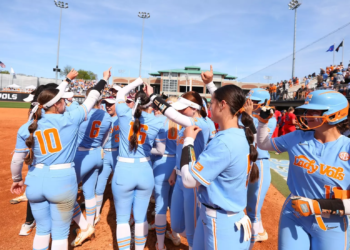 #4 Tennessee Gets Back In The Win Column With 4-3 Win Over Ole Miss