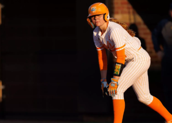 #7 Tennessee Rally Falls Short, Drops To #17 Duke, 6-3