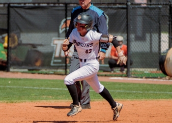 Railsplitters Win Twice Over Pioneers