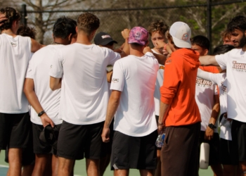 Lenoir-Rhyne Knocks Out Pioneers In SAC Quarterfinals