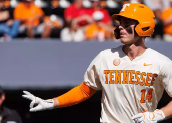 Vols Trample Bisons In 14-4 Midweek Win