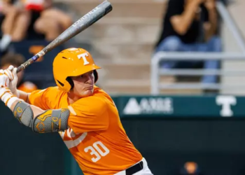 Vols Jump Out To Early Lead, Cruise To Midweek Win Over Austin Peay