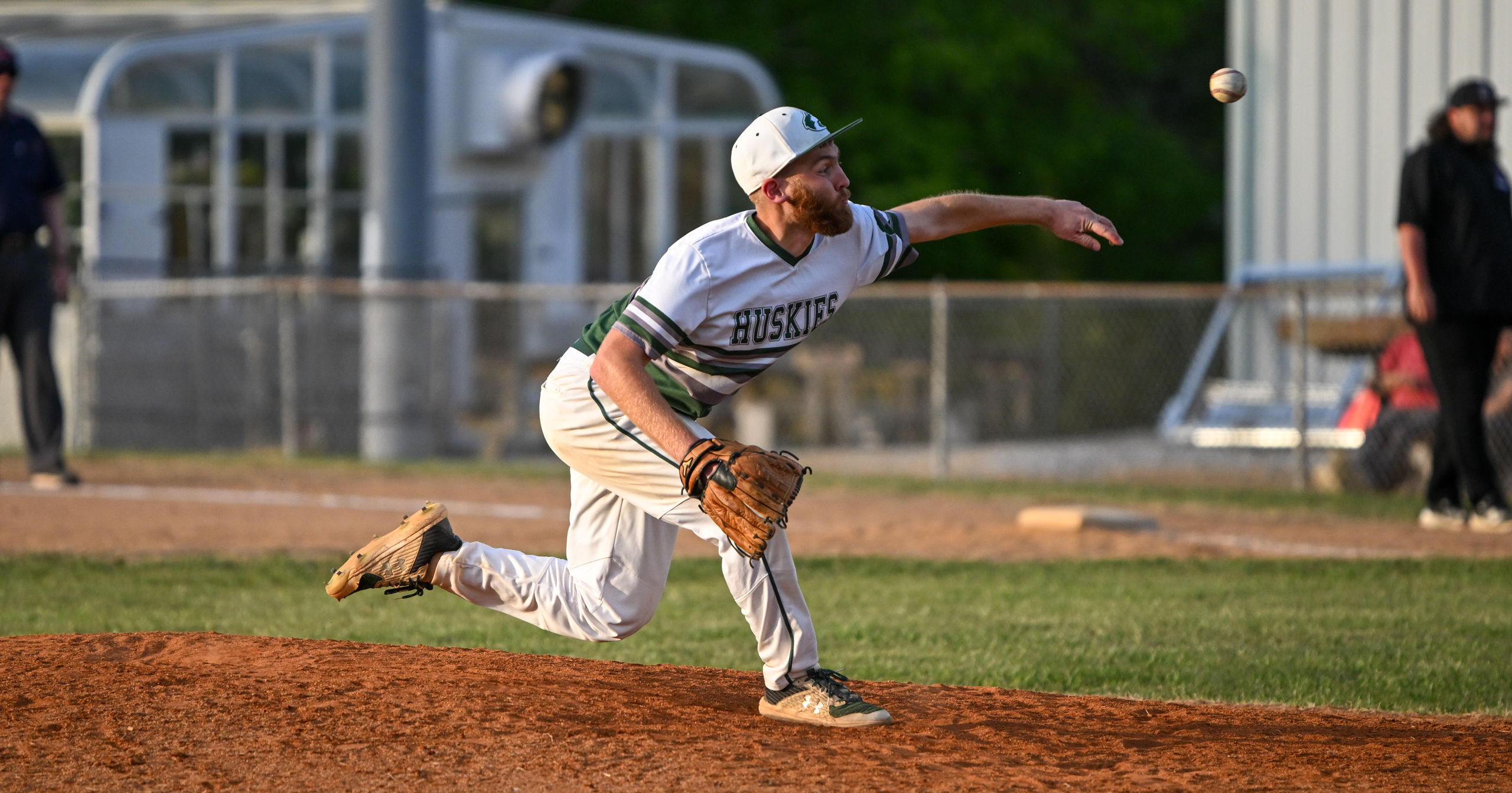 Huskies Can’t Keep Up With Hampton In 16-8 District Loss