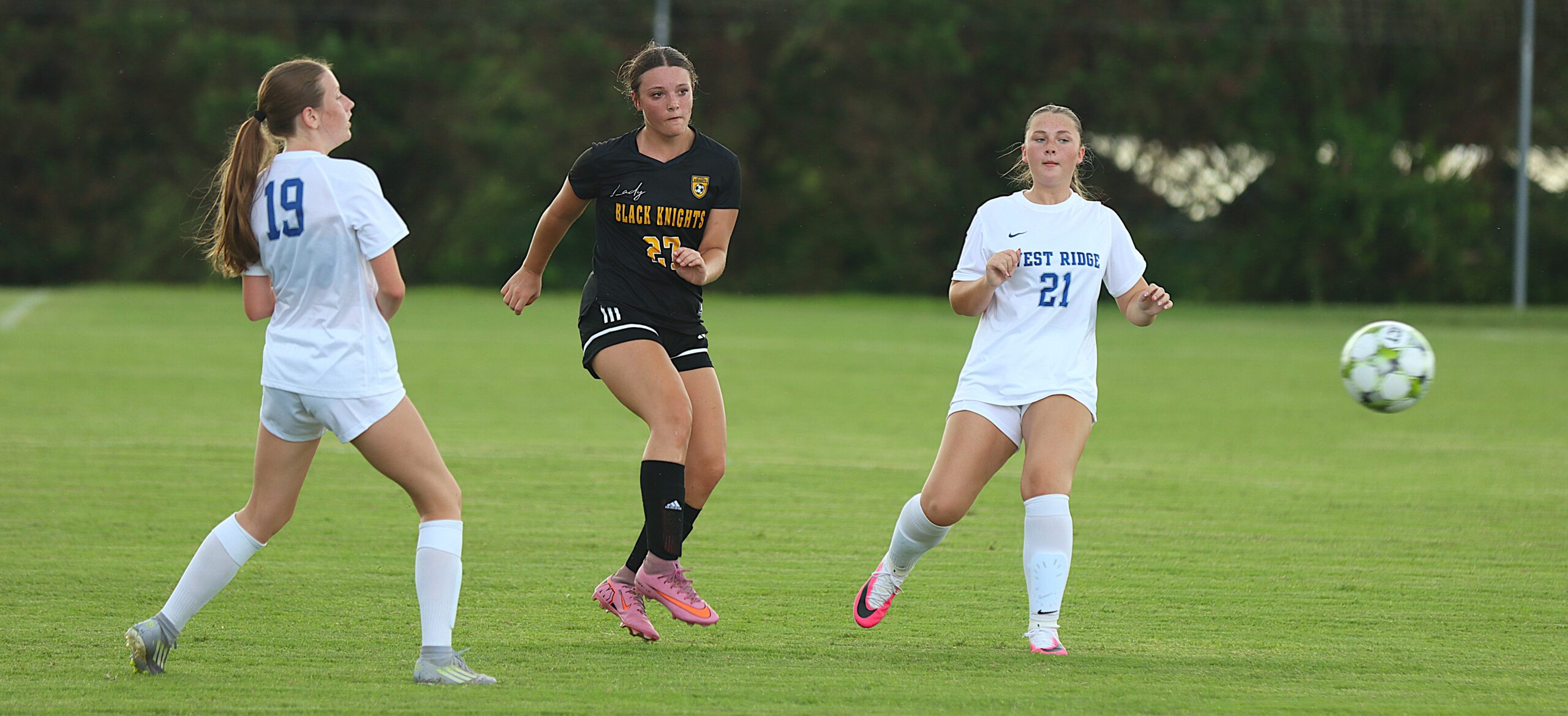 Lady Knights Looking to Turn Youth and Experience into Success in 2026